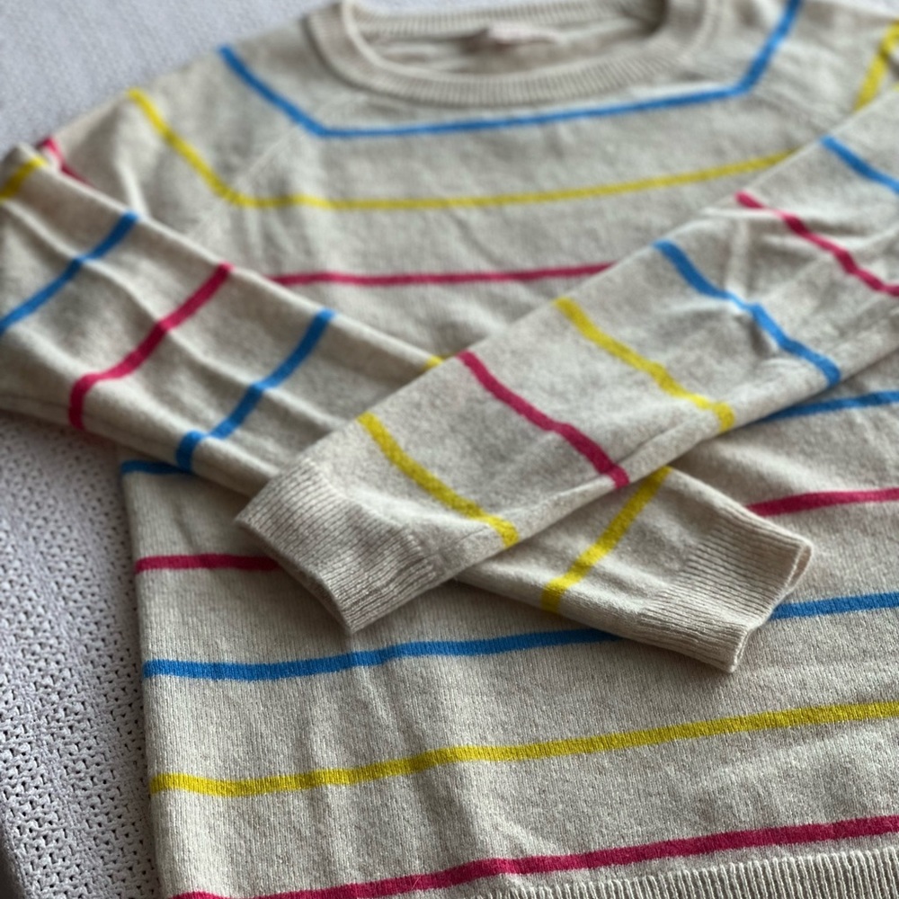 Woman’s size XS new without tags cashmere sweater